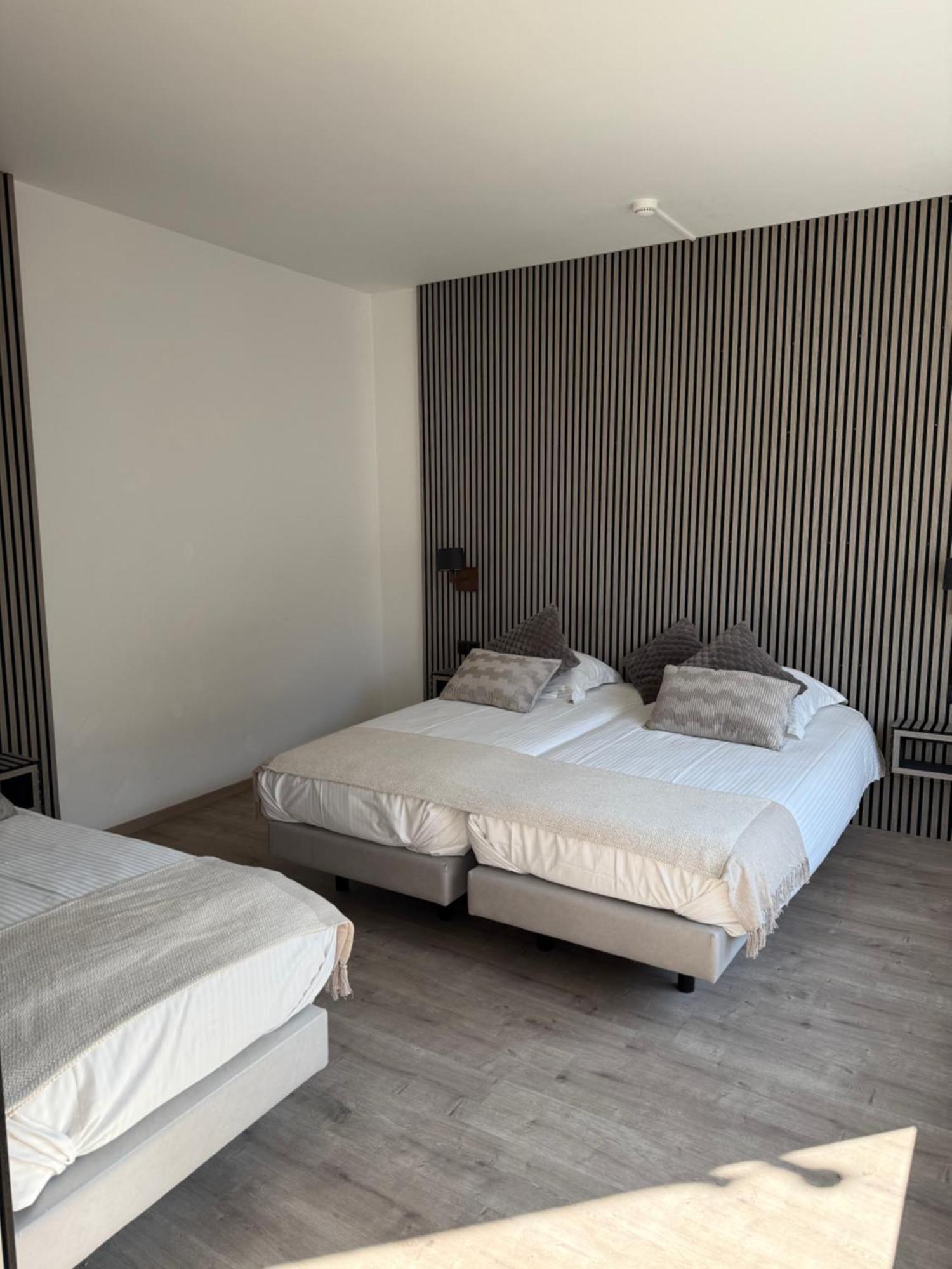 Hotel Giorgi Et Logements Insolites-Jacuzzi Prive Bastogne Exterior photo